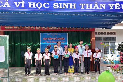 HOẠT ĐỘNG TRẢI NGHIỆM “EM YÊU BIỂN ĐẢO VIỆT NAM”