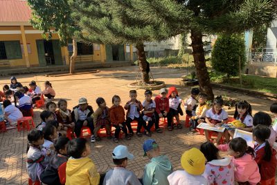 Xuân yêu thương và hoạt động trải nghiệm sáng tạo.